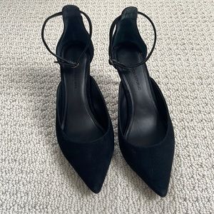 Banana Republic suede pointed toe heels in black size 8